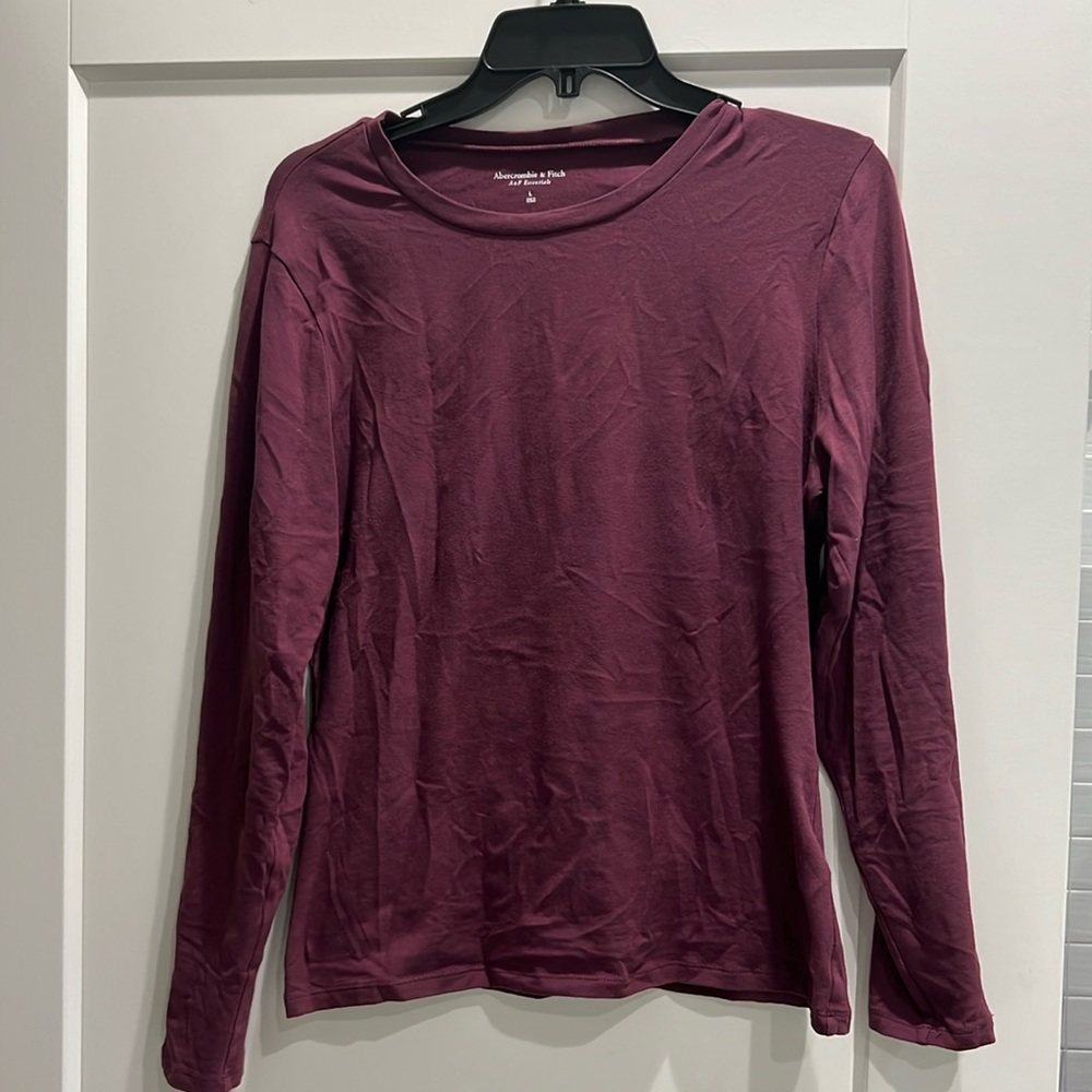 Abercrombie and Fitch Essential Tuckablr baby tee size large burgundy